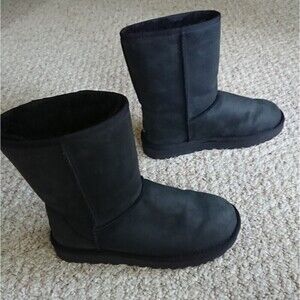 Black Ugg Classic II Short Boots size 6